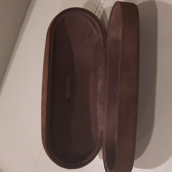 Tom Ford brown glasses case and cloth - Picture 2 of 10